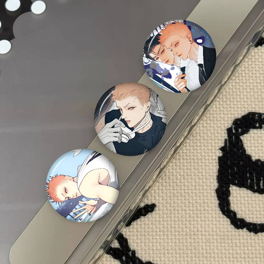 19 Days BL Anime دبابيس زينة ج - مراجعة Gaming Console Buttons وسعره