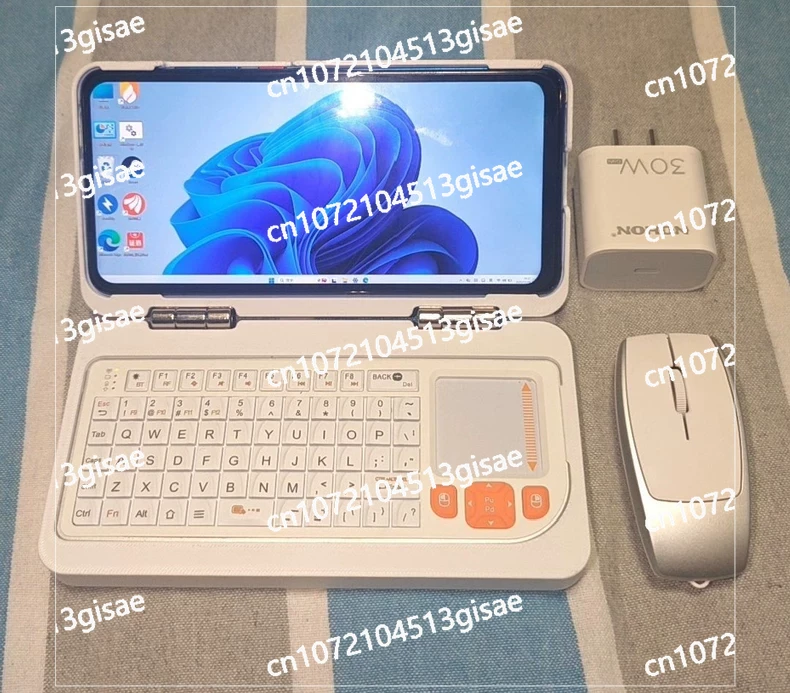 جهاز كمبيوتر محمول بشاشة 6 بوص - مراجعة Gaming Console In وسعره